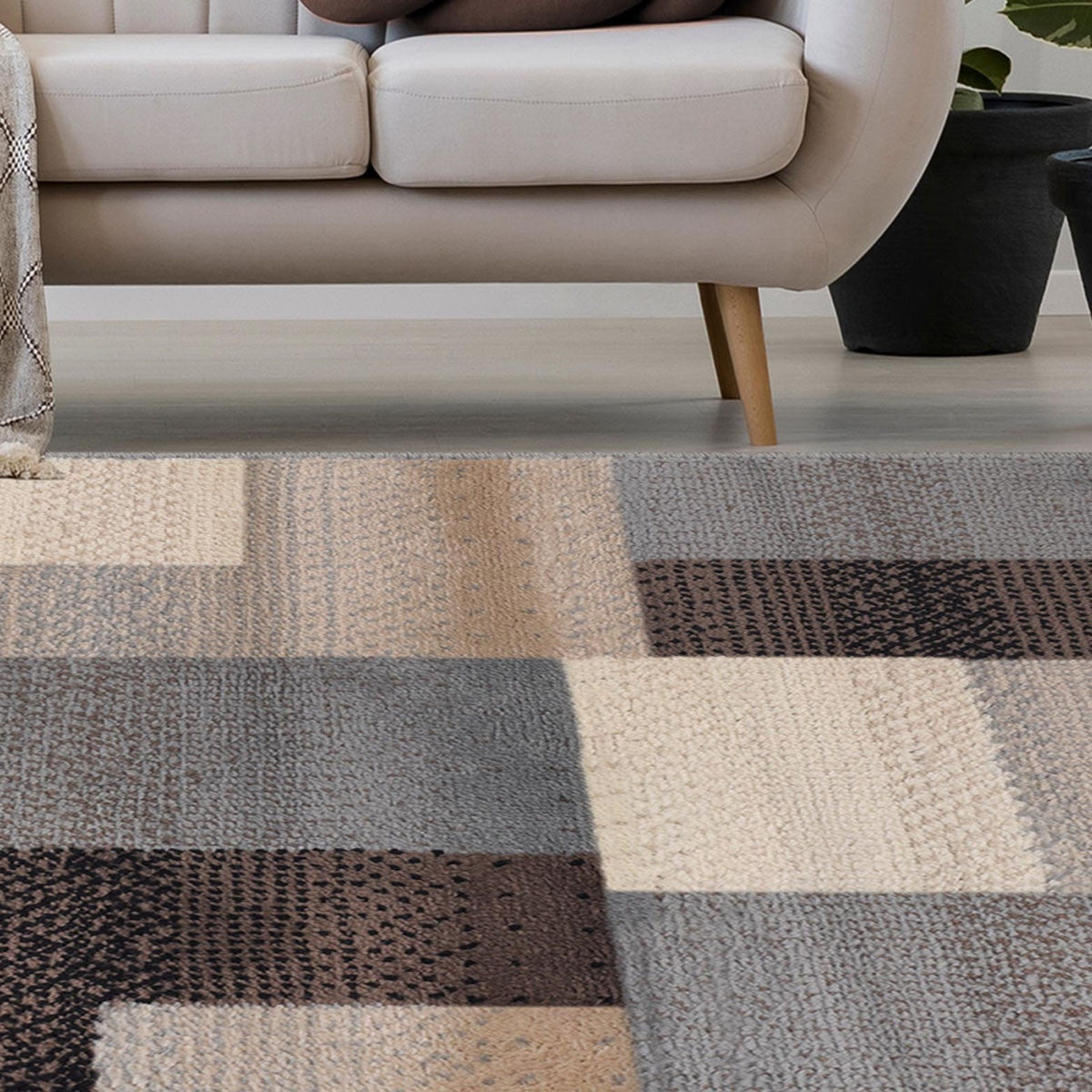 5' X 8' Grey-Brown Patchwork Power Loom Stain Resistant Area Rug Homeroots Home Decor