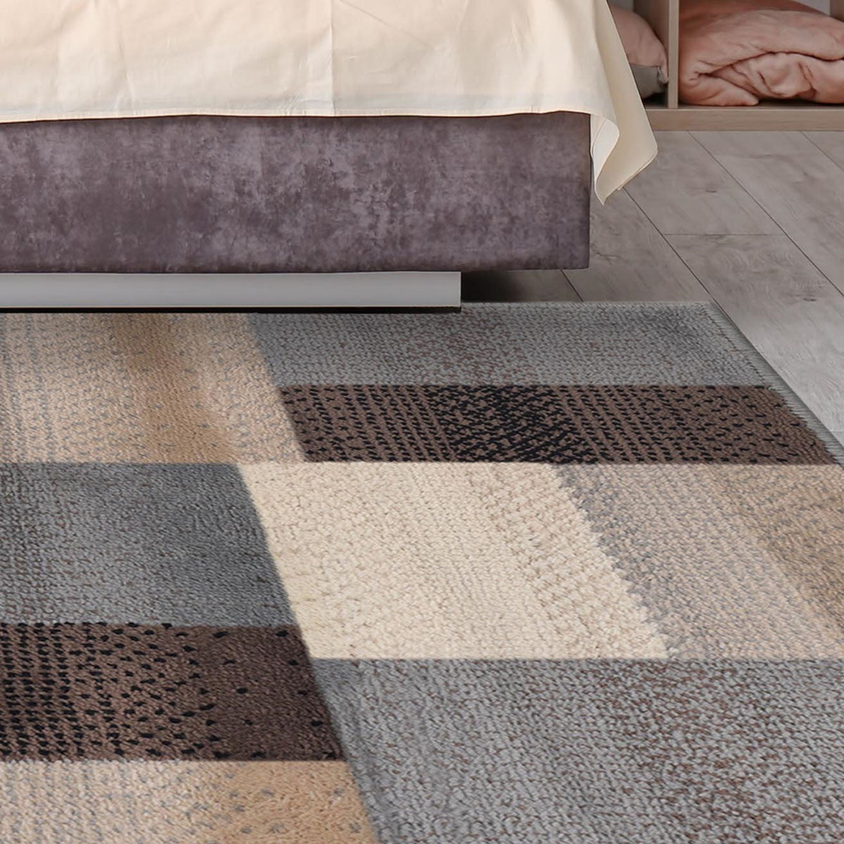 5' X 8' Grey-Brown Patchwork Power Loom Stain Resistant Area Rug Homeroots Home Decor