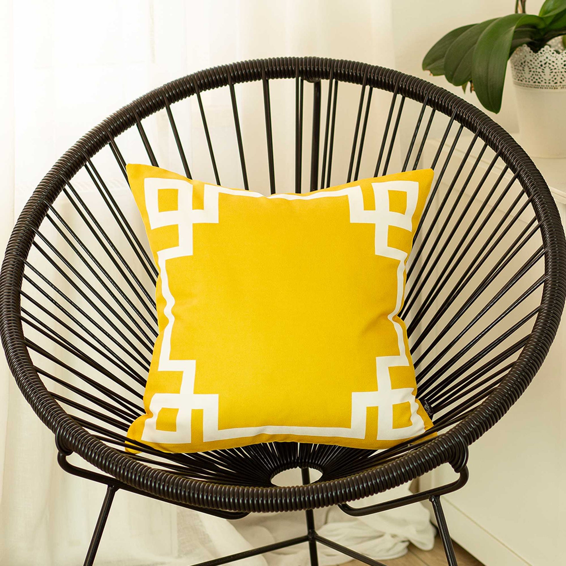 Yellow And White Geometric Decorative Throw Pillow Cover Homeroots Home Decor